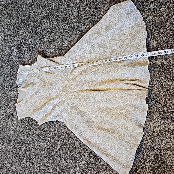 STUNNING DIANE VON FURSTENBERG FIT AND FLARE DRESS - Picture 8 of 14